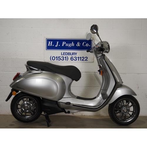 1038 - Vespa Elettrica L1 electric moped. 
Brand new and unregistered. Will be registered once sold. Comes ... 