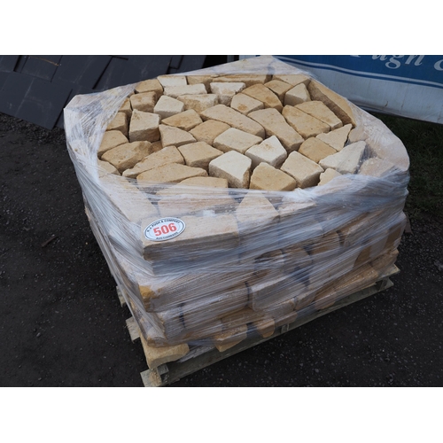 506 - Pallet of Cotswold stone bricks