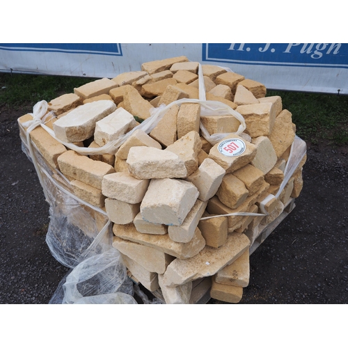 507 - Pallet of Cotswold stone bricks