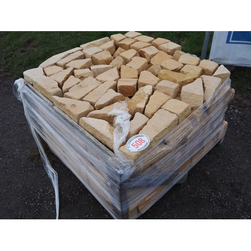 508 - Pallet of Cotswold stone bricks