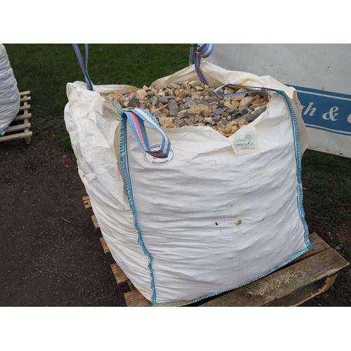 515 - Tote bag of Cotswold stone chippings