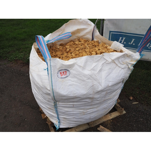 517 - Tote bag of Cotswold stone chippings