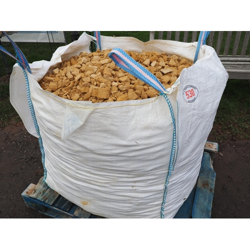 530 - Tote bag of Cotswold stone chippings