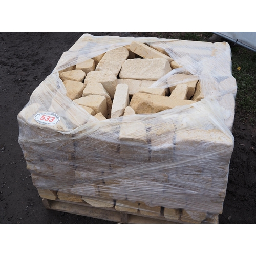 533 - Pallet of Cotswold stone bricks