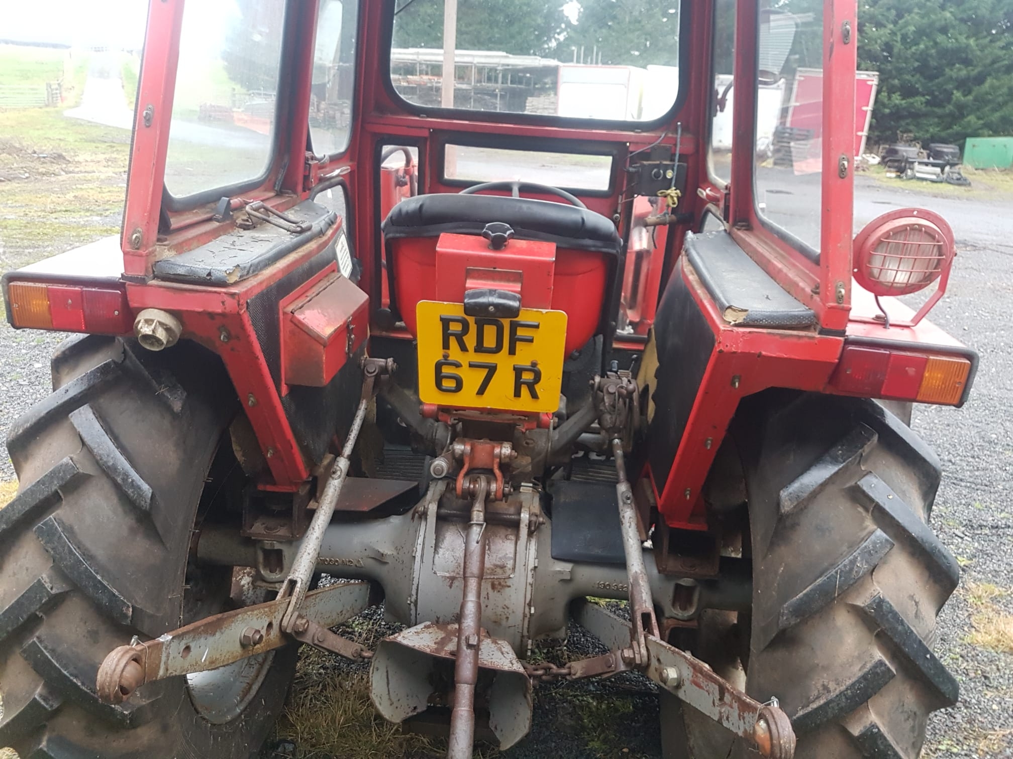 Massey Ferguson 135 tractor, 1976. C/w Massey Ferguson 80 loader and ...