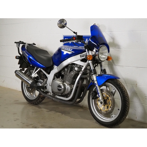 1048 - Suzuki GS500 motorcycle. 2001. 487cc
Frame No. JS1BK111200100035
Engine No. M501-175343
Part of a de... 
