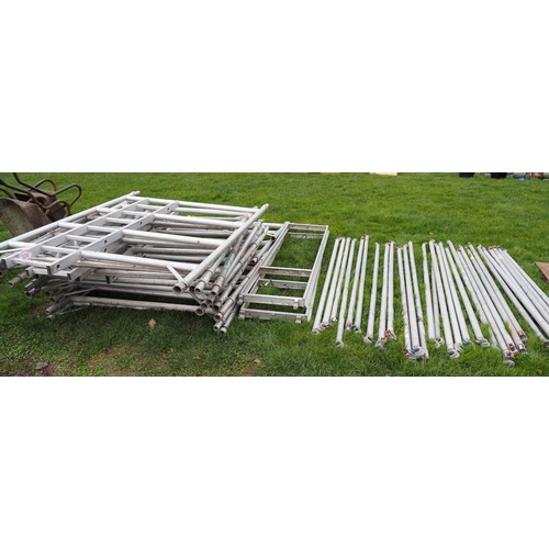 124 - Large quantity of scaffold
