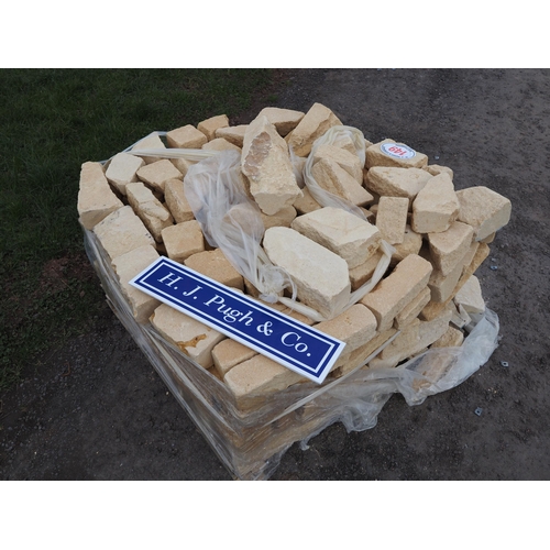149 - Pallet of Cotswold stone bricks