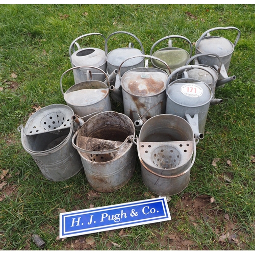 171 - Quantity of galvanised items to include watering cans