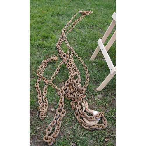 176 - Heavy duty chain