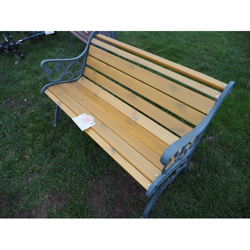 200 - Garden bench