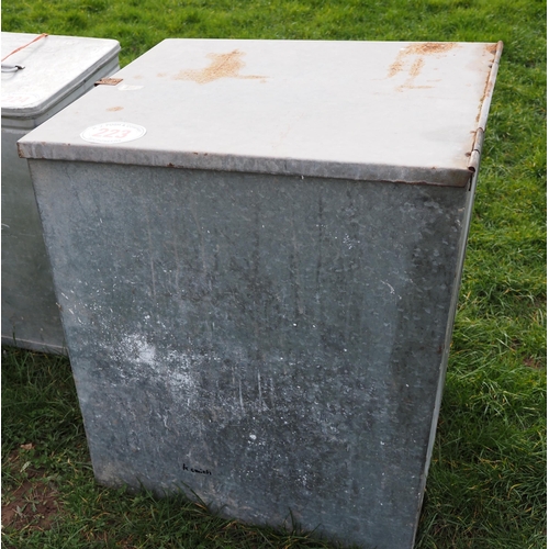 223 - Galvanised feed bin 2ft