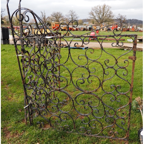 236 - Wrought iron driveway gates 5ft