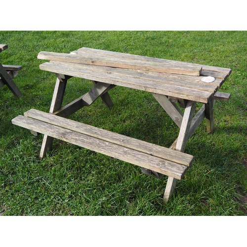 238 - Picnic bench 6ft