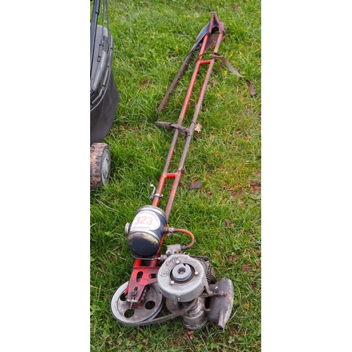 323 - Vintage long reach hedge cutter