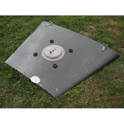 346 - Land Rover bonnet