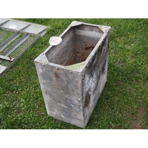 352 - Riveted galvanised tank 2 x 1ft