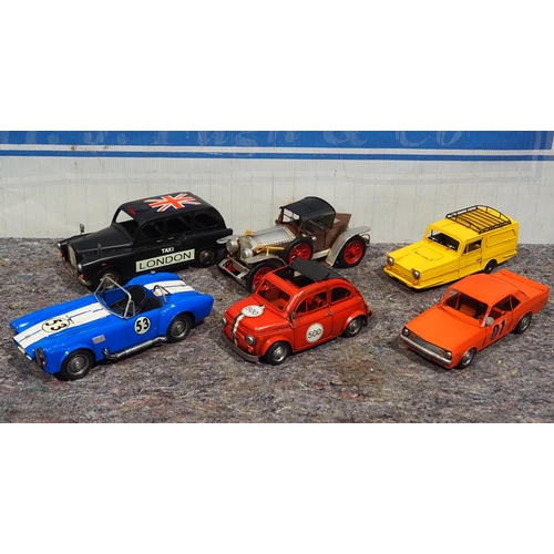 586 - Assorted tin plate model cars