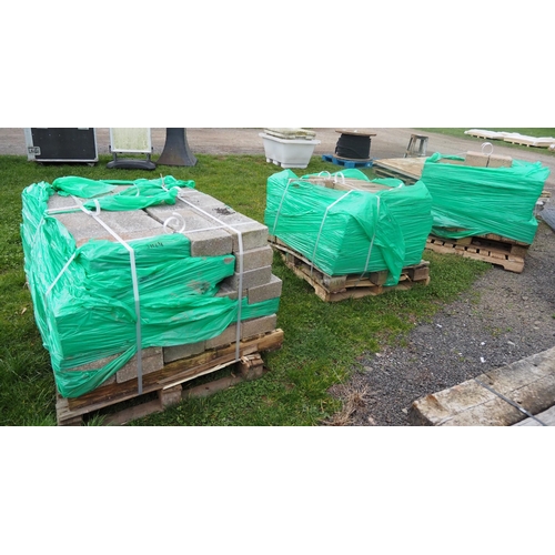 455 - Pallet of concrete blocks - 3