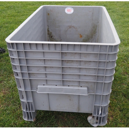 487 - Plastic stillage