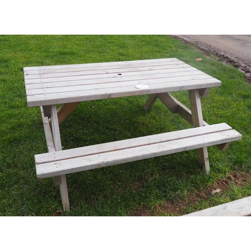 512 - Picnic bench 5ft