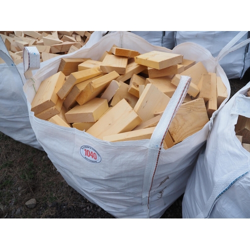 1040 - Split softwood offcuts