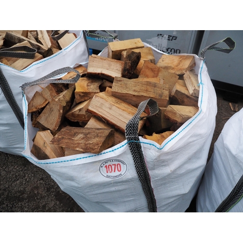 1070 - Split oak offcuts