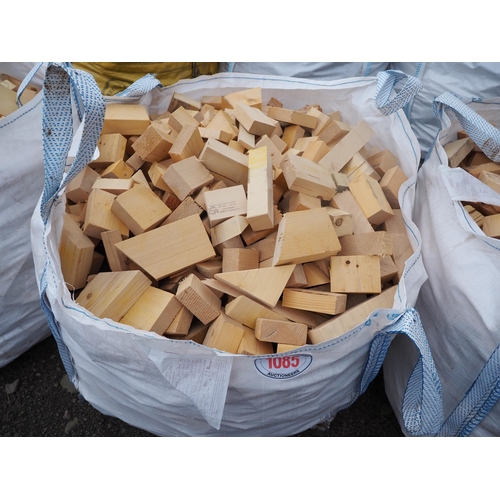 1085 - Split softwood offcuts