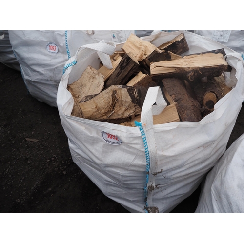 1092 - Split wood offcuts