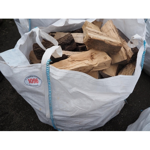 1096 - Split wood offcuts