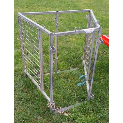 1162 - Galvanised drafting gate, parts