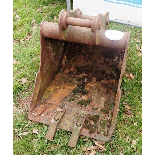 1657 - Geith digger bucket 2ft 45mm pins