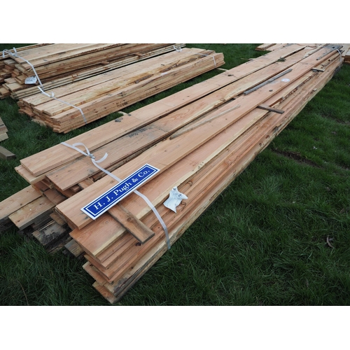 907 - Western red cedar boards 4.8m x200x25 - 50