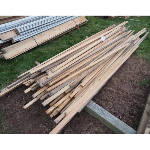 932 - Softwood battens average 2.5m