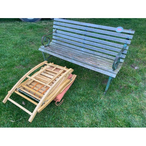 560 - Garden bench and wooden recliner