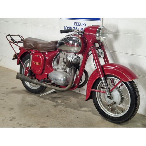 989A - Jawa model 353 motorcycle. 1956. 248cc.
Frame No. 353-053563
Engine No. 353-053563
Engine turns over... 