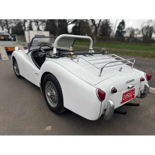 213 - Triumph TR3 Type 20 Roadster. 1991cc. 1961
Petrol. 4 Cylinder. Runs and Drives. 
US Import. Vin No. ... 