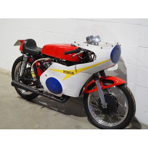 901A - Honda CB350 motorcycle. 1973. 325cc. 
Reg. YUD 377M. V5. No key.