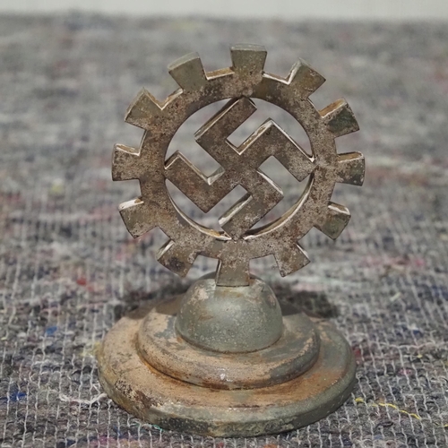 511 - Swastika emblem on base 5