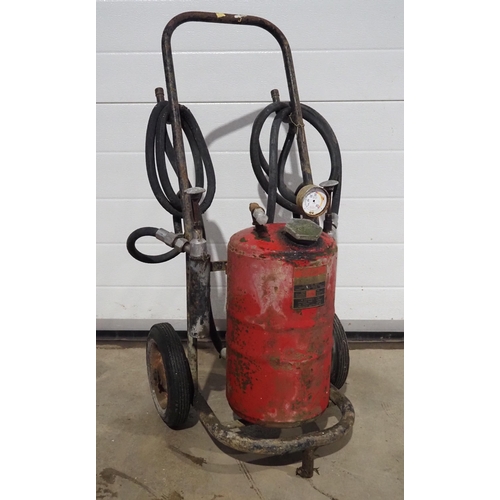 85 - Pneumatic grease gun