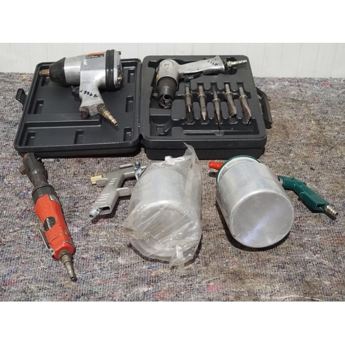 102 - Assorted air tools and spray guns