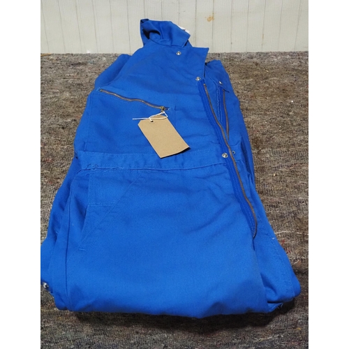 124 - Set of Collins Motorsport overalls, size medium