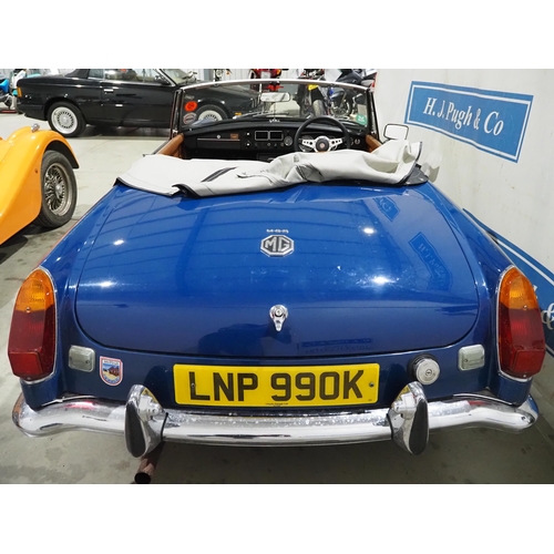 215 - MGB Roadster. 1975. 1798cc
Runs and drives. MOT until 5/10/24. One owner from new. Comes with folder... 