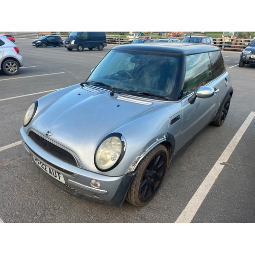 225 - Mini Cooper hatchback. 2002. 1598cc. Runs and drives. MOT until 01.08.24. Selling as moving abroad. ... 