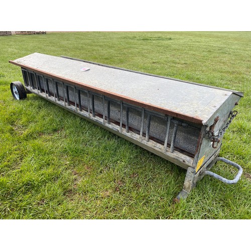 1067 - IAE lamb creep feeder 8ft