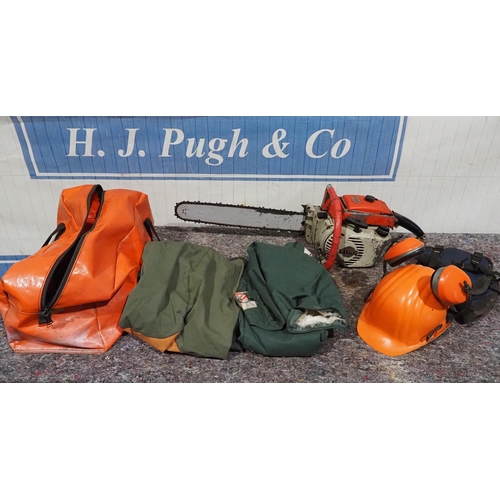 638A - Stihl O41AV chainsaw and assorted safety clothing