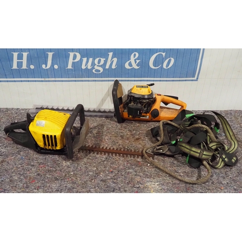 644 - McColloch and JCB hedge cutter and harness