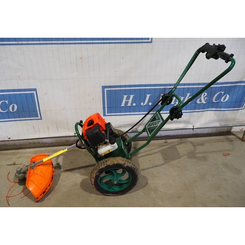 667 - Portek rufcut wheeled strimmer