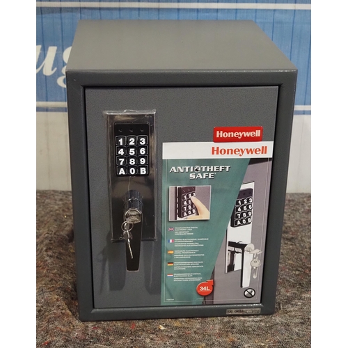 674 - Honeywell 34 litre combination safe with key