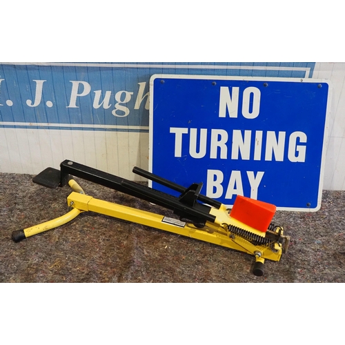 682 - Log splitter and aluminium sign - No Turning Bay